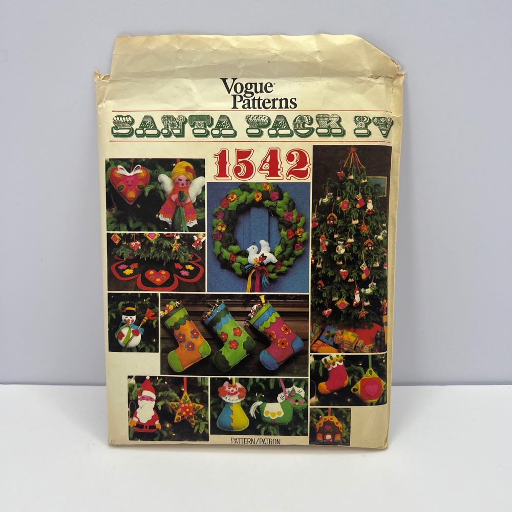 Vogue Santa Pack IV Sewing Pattern 1542 Vtg 70s Felt Ornament Stocking Wreath